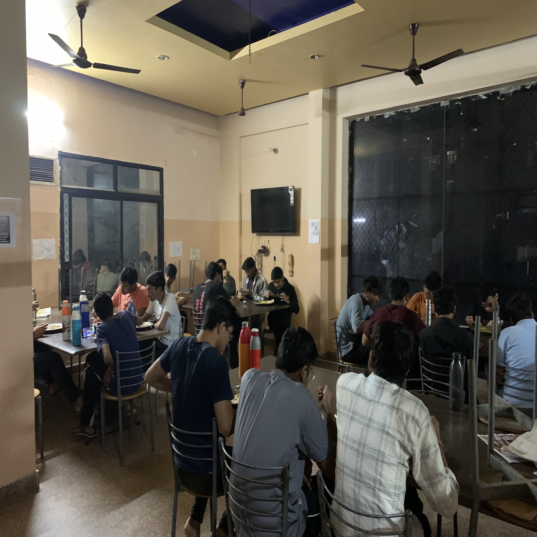 Radha Krishan Hostel photo 9